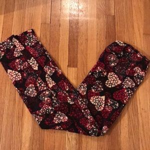 Lularoe one size Valentine’s Day leggings